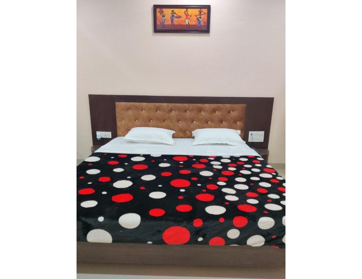 Hotel Pragati, Chanderi, Mp Luaran gambar