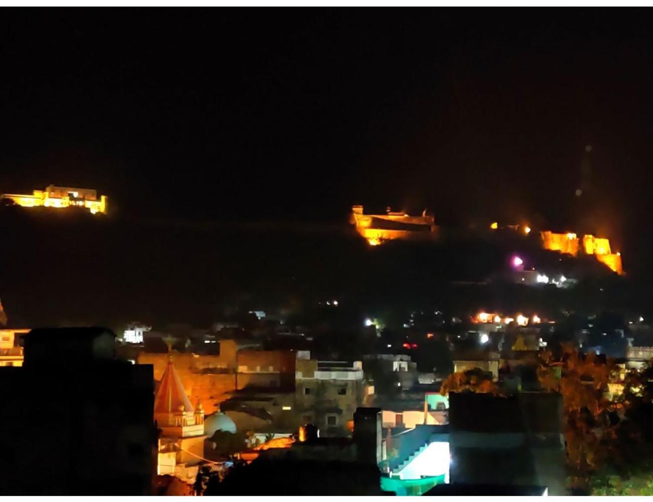 Hotel Pragati, Chanderi, Mp Luaran gambar